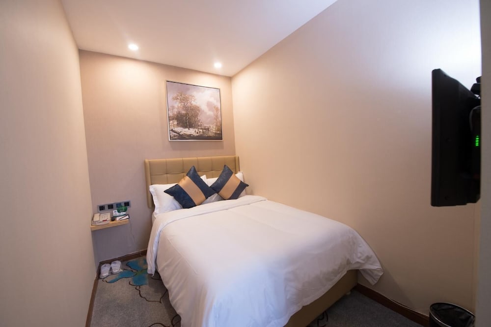 Room, 1 Queen Bed, Smoking photo 1