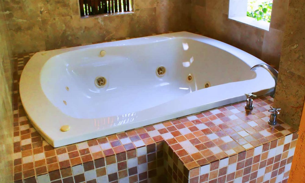 Privileged Romance - Photo 2