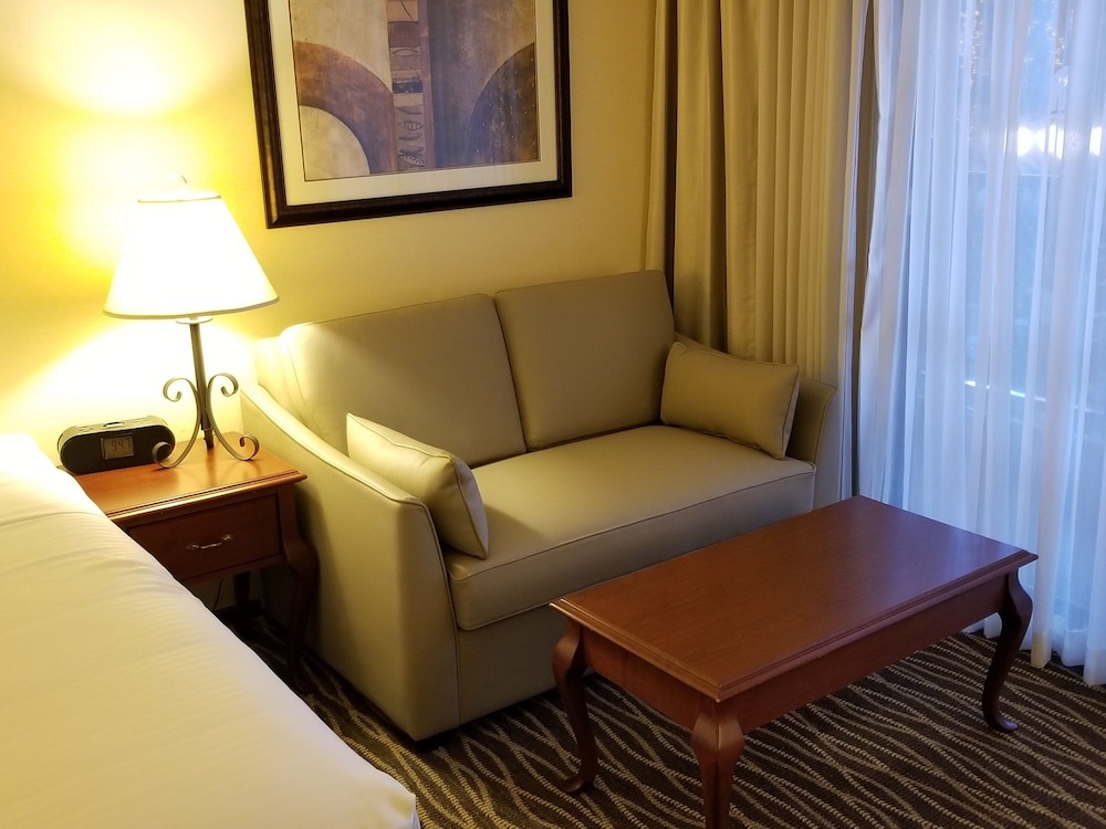 Room, 1 King Bed with Sofa bed, Balcony - Photo 3