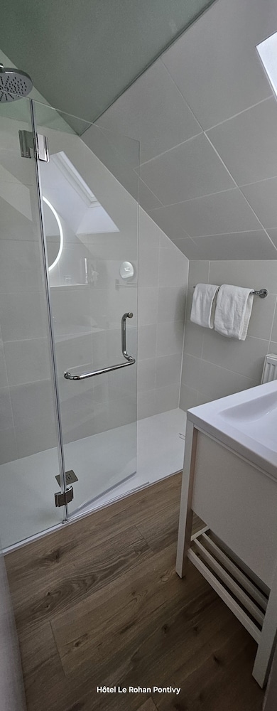 Comfort Room - Photo 3