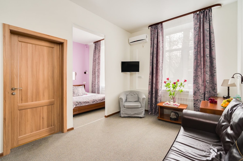 Suite, 1 Bedroom photo 3