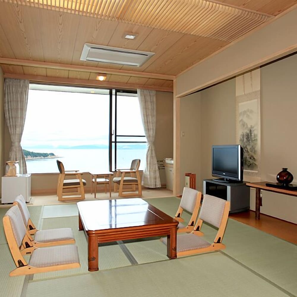 Standard Japanese Style Room, Shared Bathroom photo 1