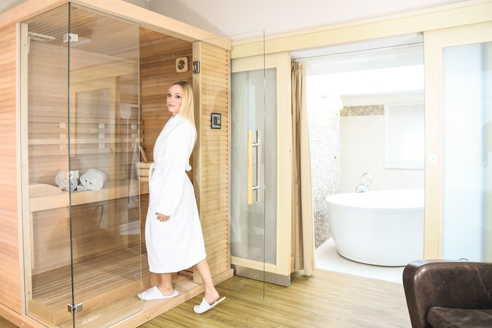 Junior Suite, Sauna (and hydromassage bathtub)