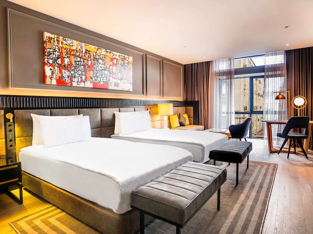 Junior Suite, 1 King Bed (Club Millesime Access) photo 1