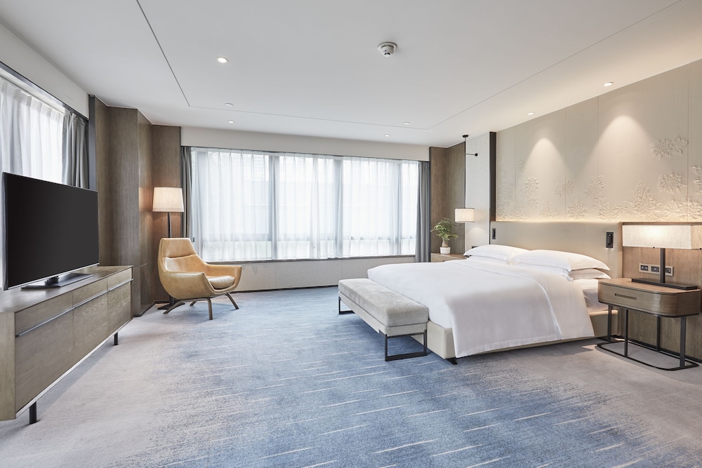 King Ambassador Suite