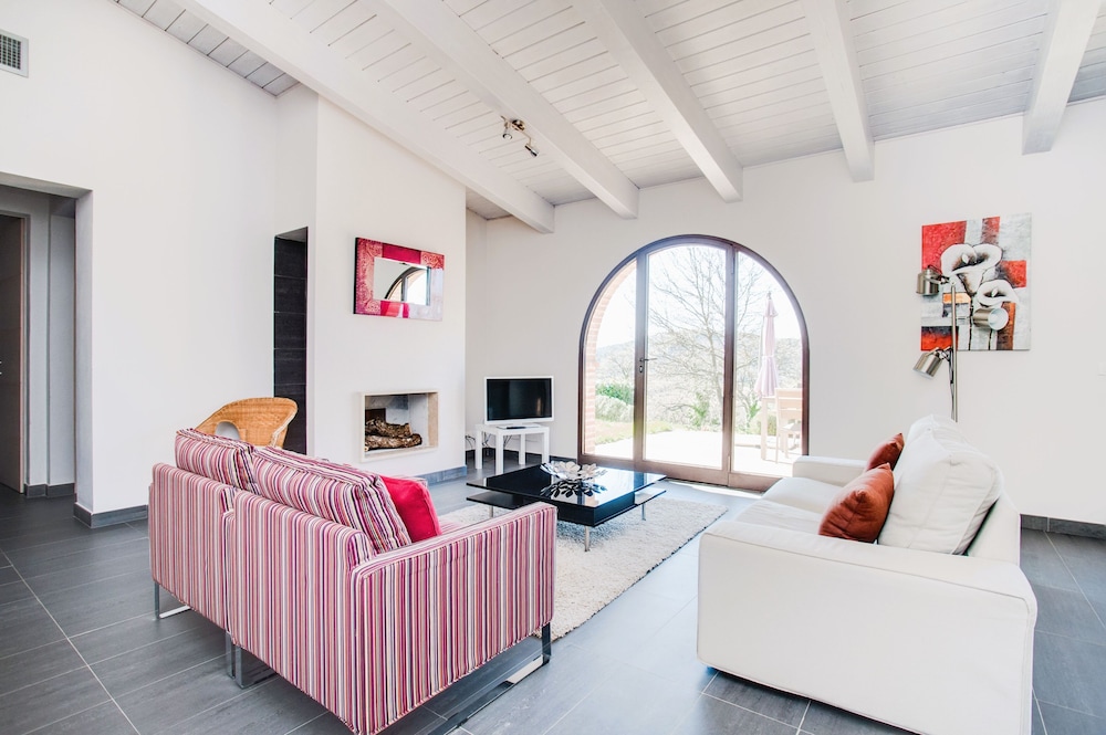 Villa photo 1