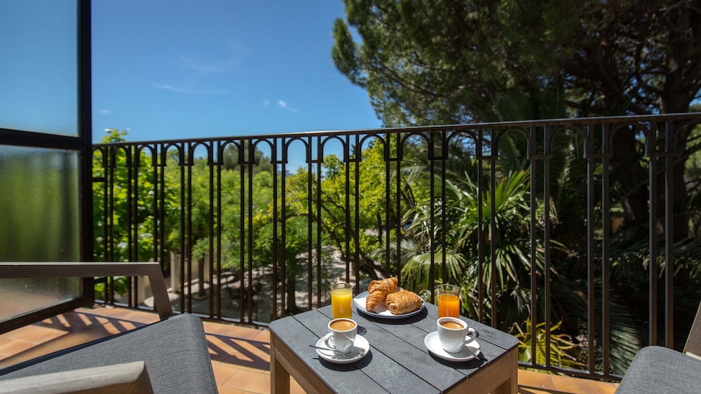 Privilege, Room, 1 Double Bed with Sofa bed, Balcony, Garden View - Photo 6