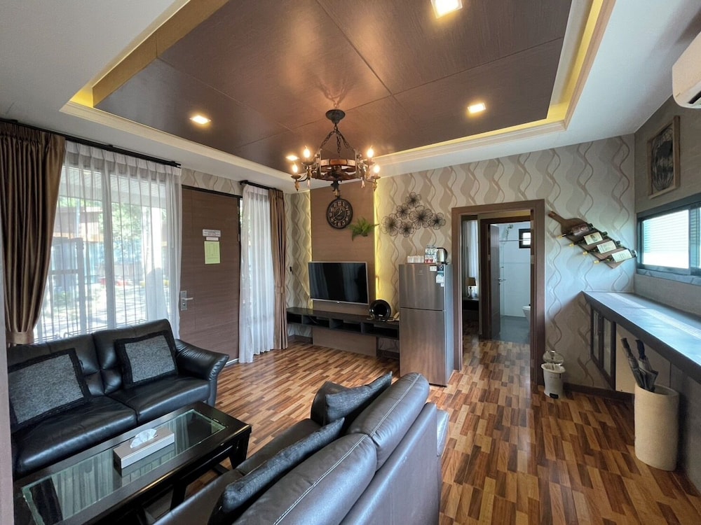 Suite, Private Bathroom, Garden View