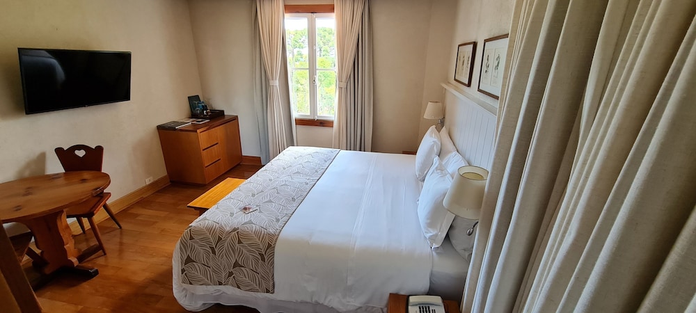 Partial Panoramic View Apartment - Photo 4