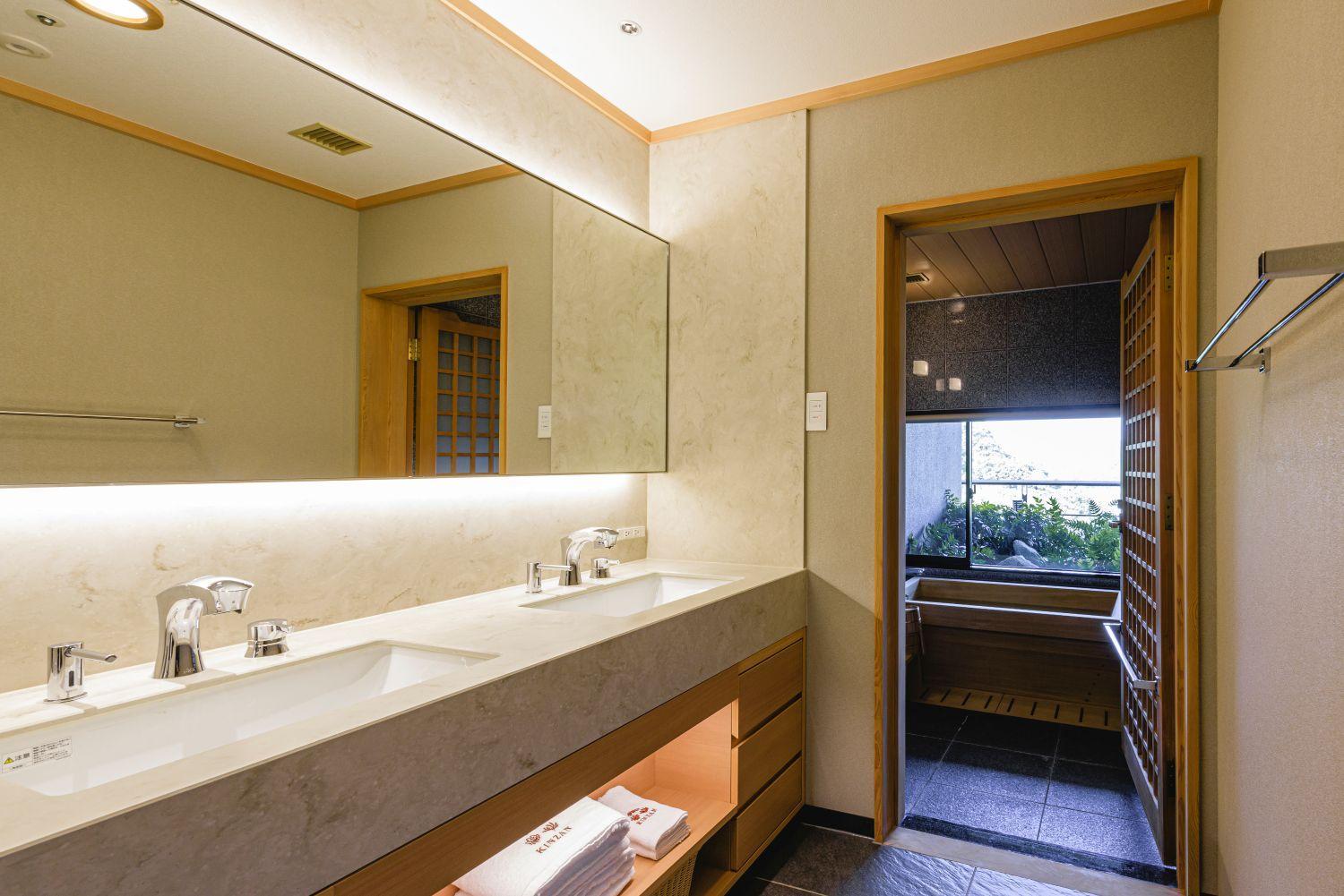 Suite with Mountain View - Photo 4