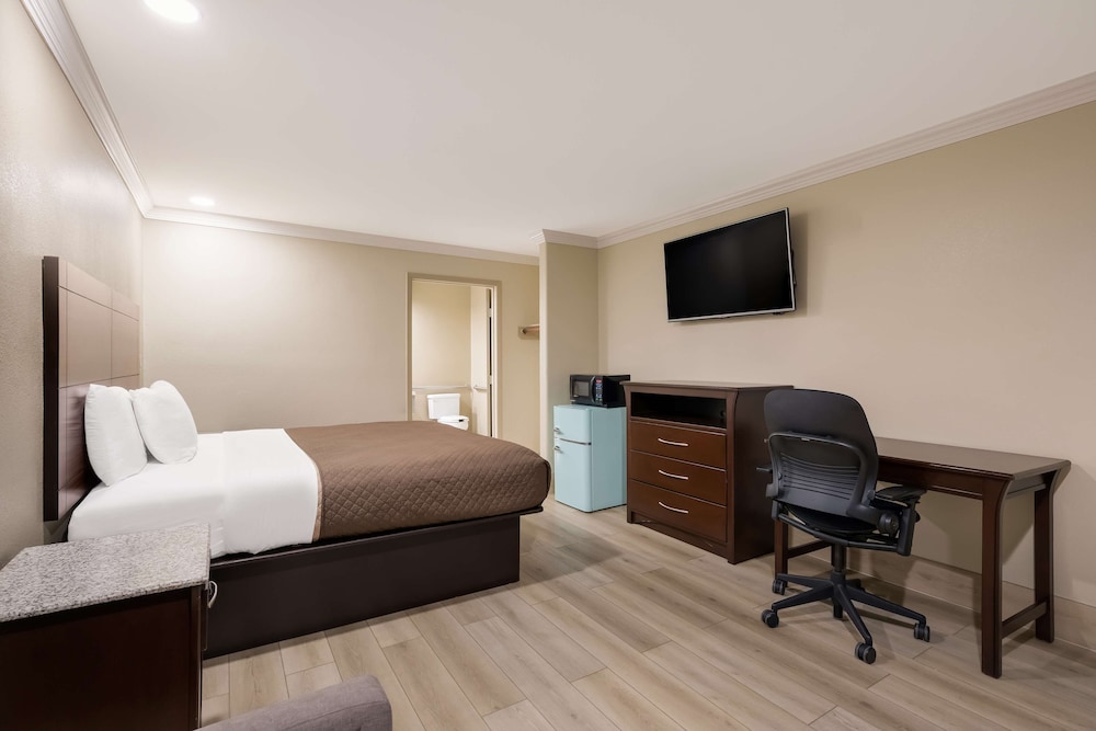 Americas Best Value Inn Houston Heights at I-45, Photo 6