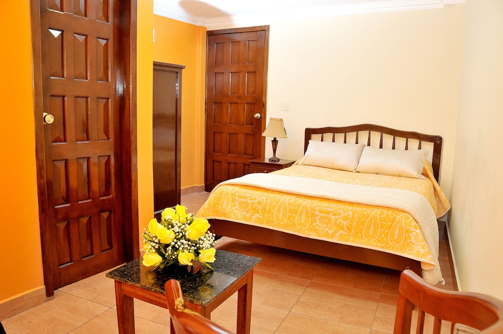 Standard Room, 1 Queen Bed