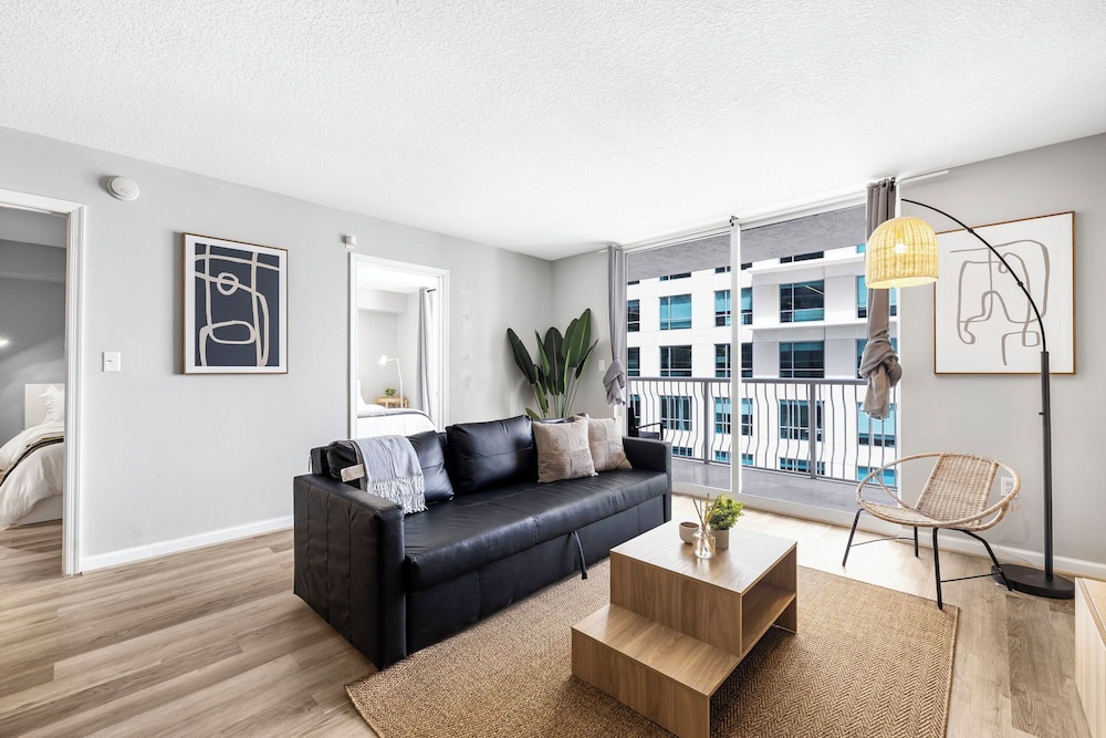 Condo, 2 Bedrooms, Partial Ocean View photo 1