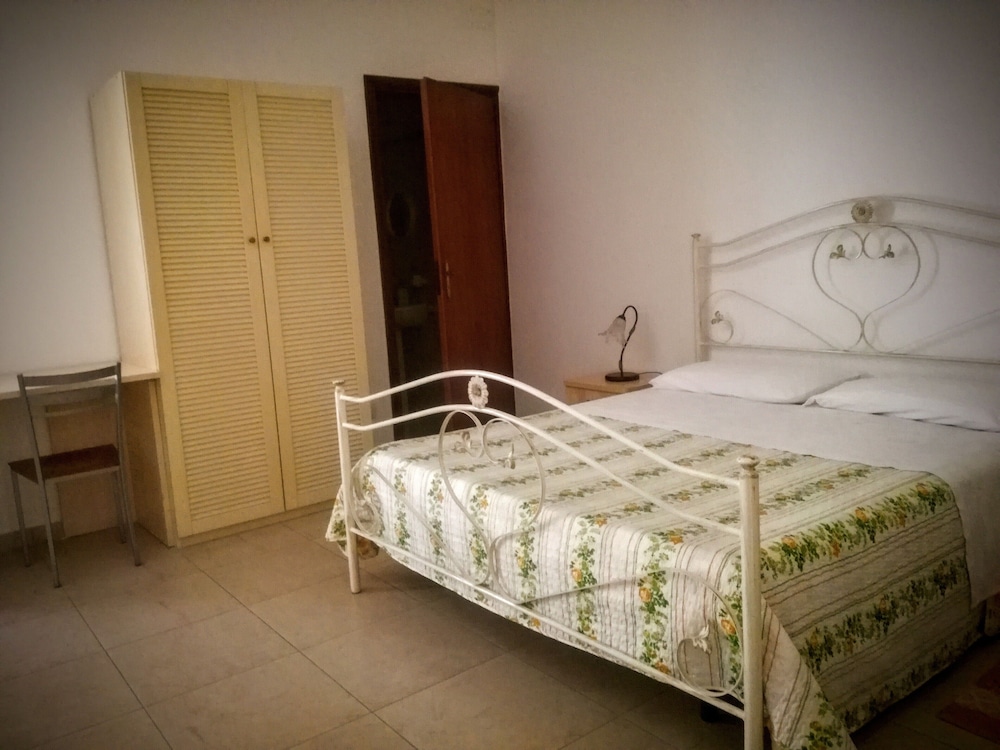 Family Room, Multiple Beds photo 1