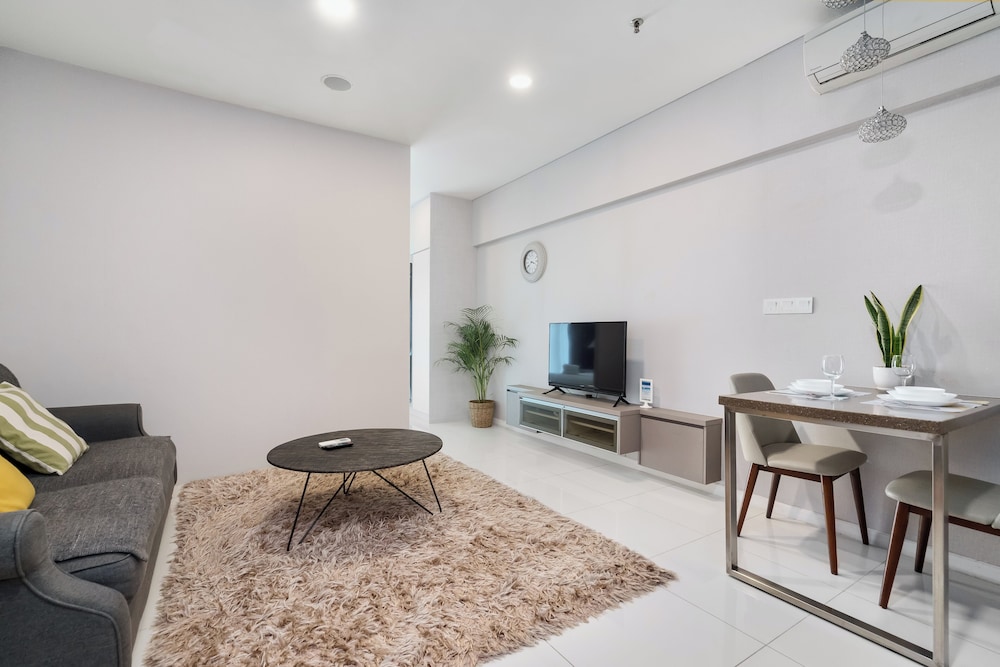 Standard Studio, 1 Queen Bed, Balcony