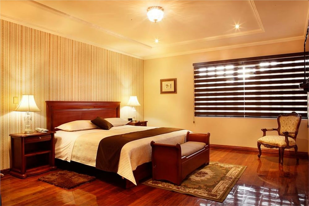 Luxury Suite photo 1