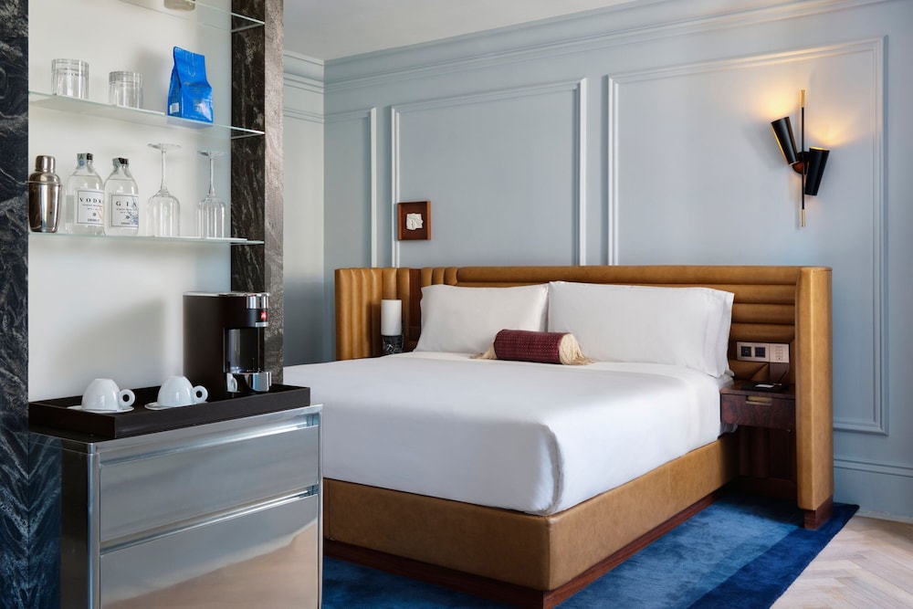 Superior Room, 1 King Bed (View, Urban)