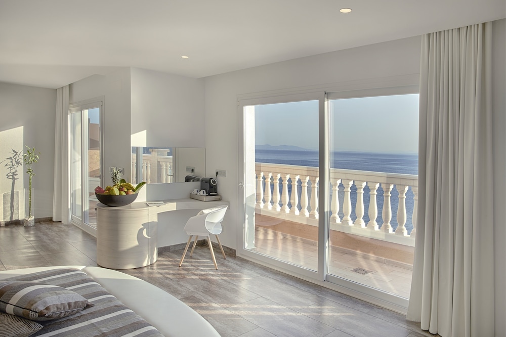 Penthouse, Terrace, Sea View photo 2