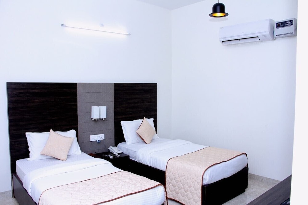 Semi Deluxe Room