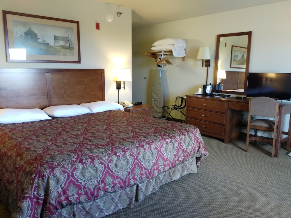 King Bed Whirlpool Suite