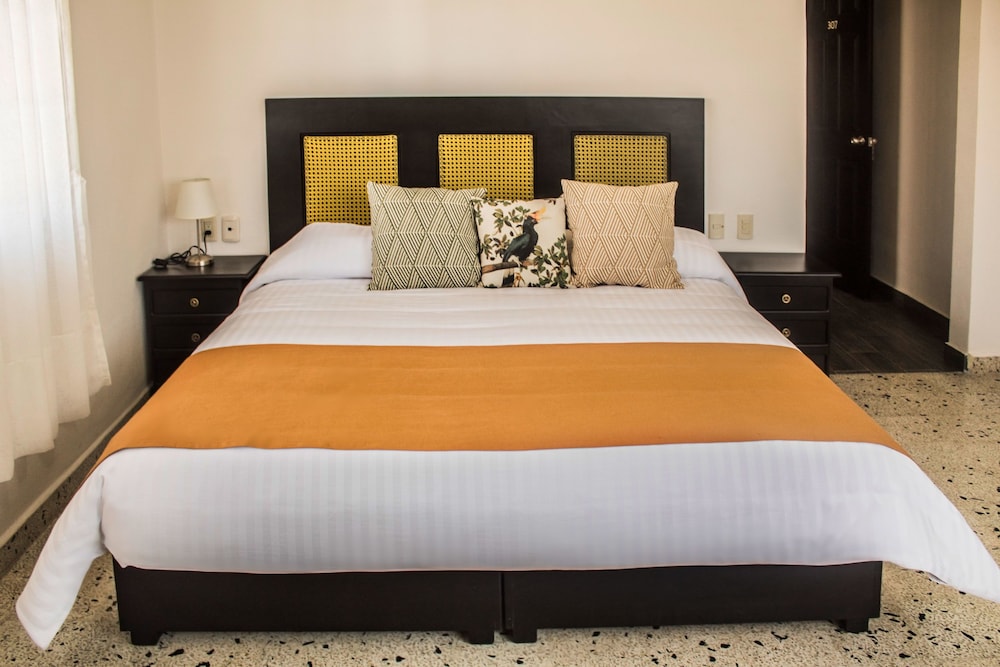 Double Room, 1 King Bed