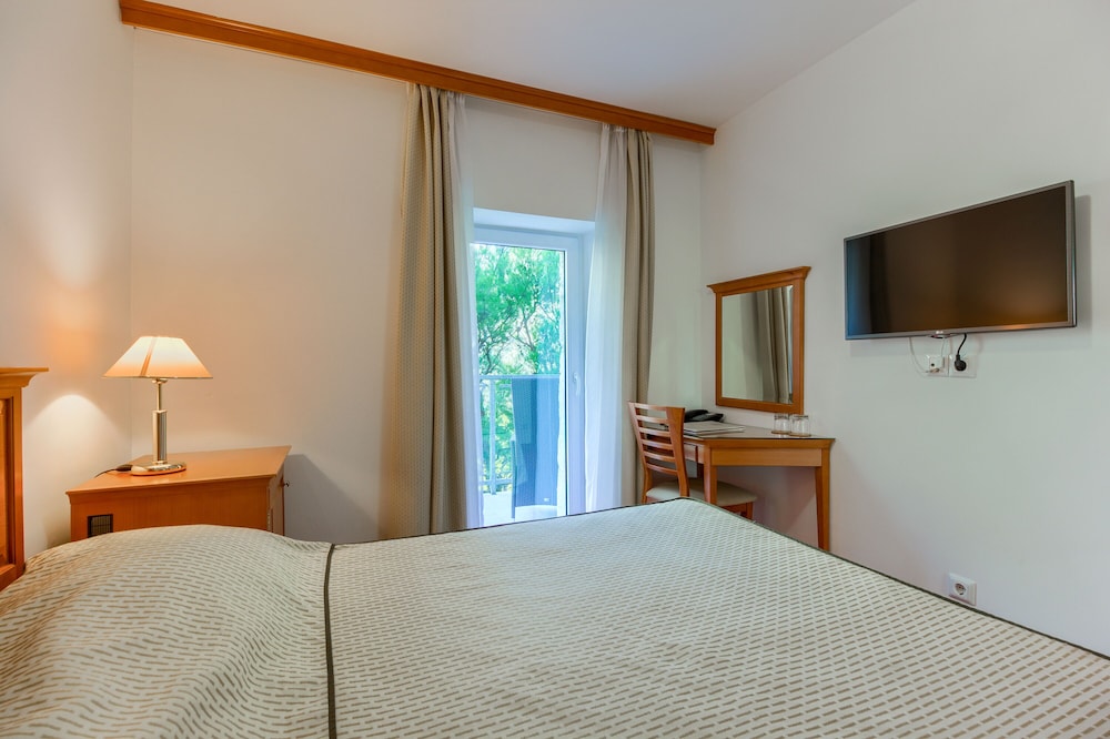 Economy Double Room, Balcony, River View - Photo 2