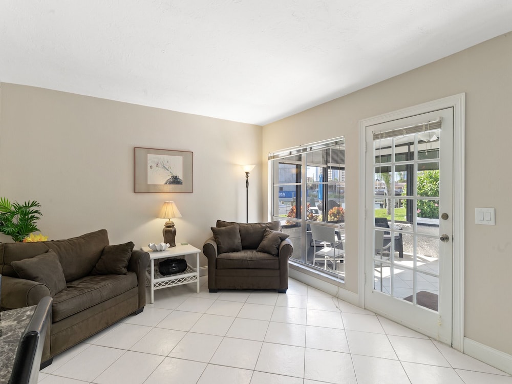 Condo, 1 Queen Bed With Sofa Bed (#165c - No Pets Allowed) photo 1