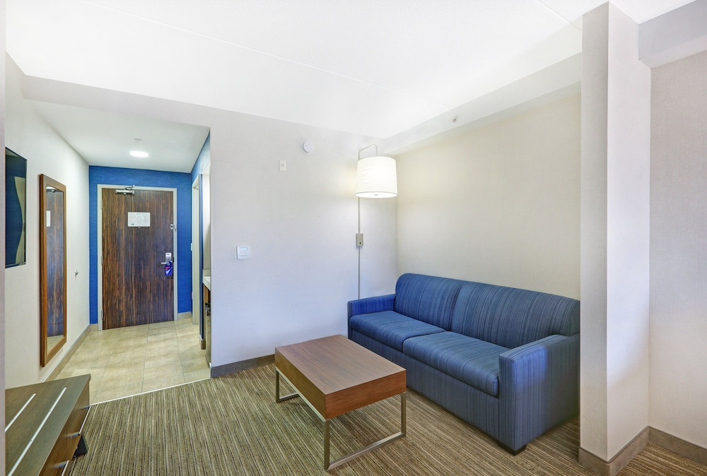Suite, 2 Queen Beds - Photo 3