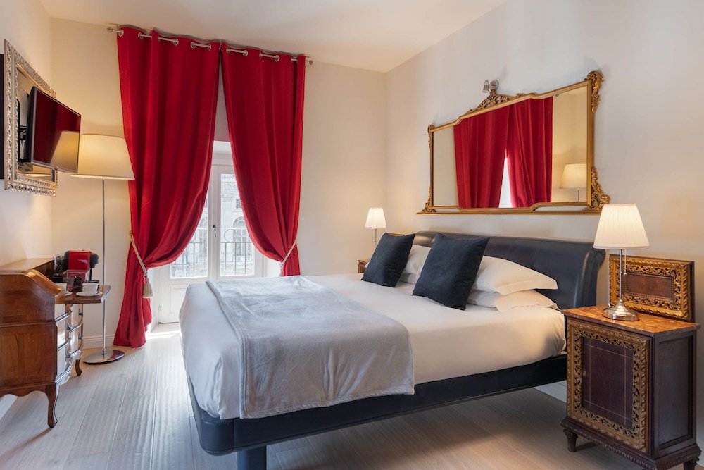 Deluxe Double Room, 1 Bedroom, Private Bathroom, City View photo 1