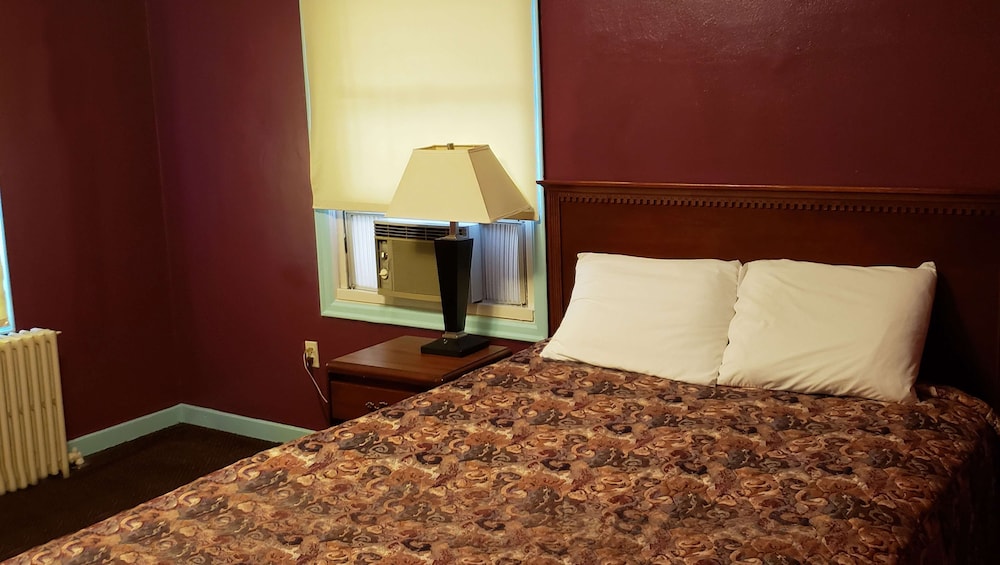 Standard Room, 2 Double Beds, Non Smoking, Refrigerator & Microwave photo 3