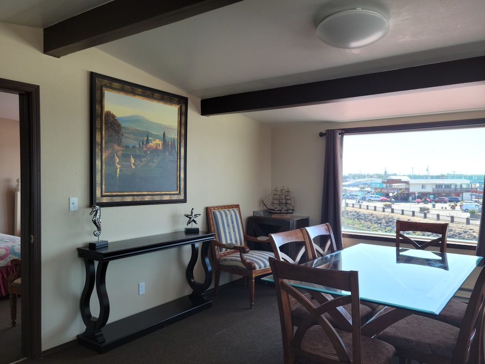 Panoramic Suite, 1 Bedroom, Refrigerator & Microwave, Marina View photo 1
