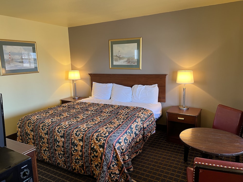 Standard Room, 1 King Bed (No Pets Allowed)