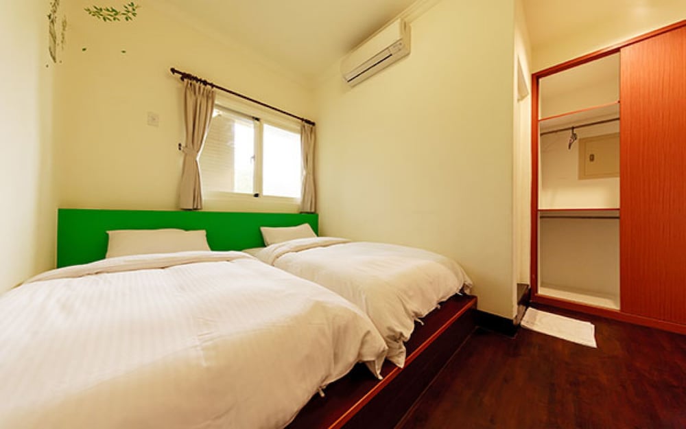 Economy Twin Room photo 2