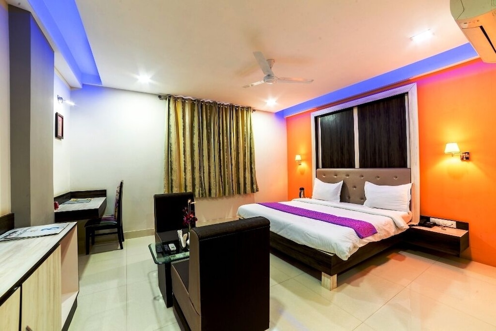 Royal Room photo 3