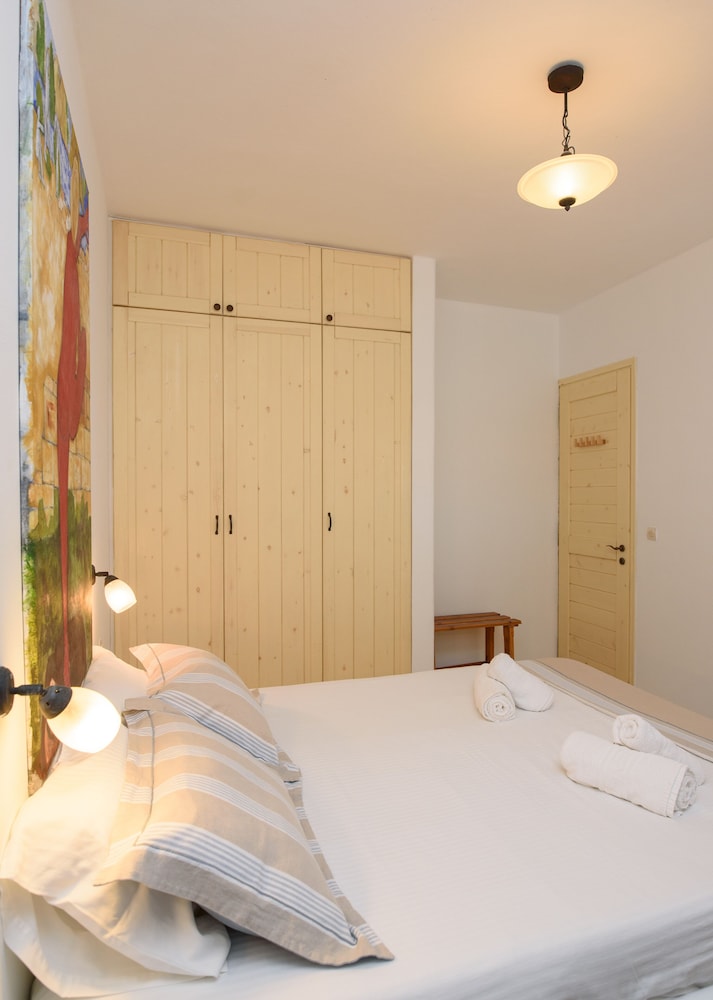 Grand Studio, Sea View