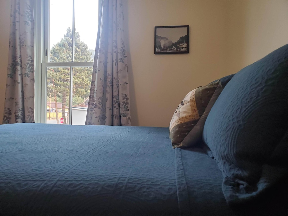 Room 7 with Private Bath photo 1
