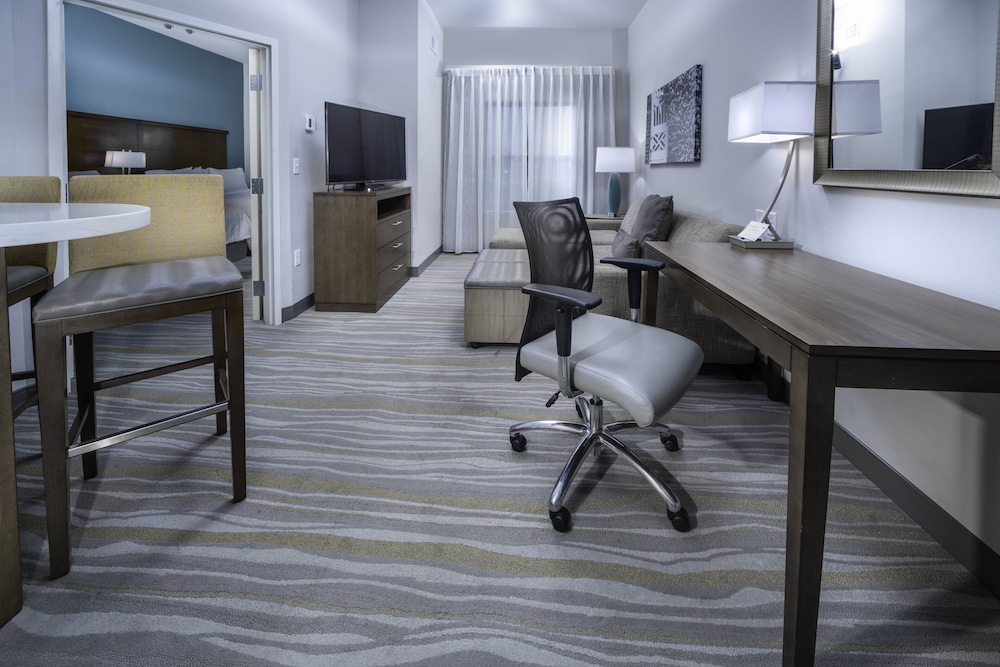 Suite, 1 Bedroom, Accessible, Kitchen (Communications) - Photo 6
