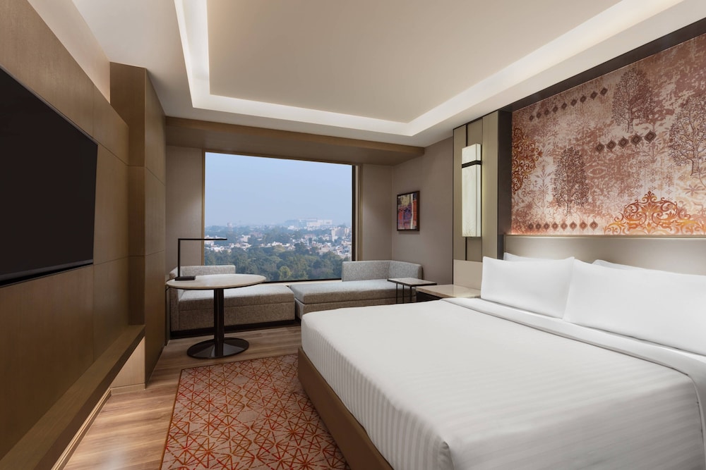Executive Room, 1 King Bed - Photo 1