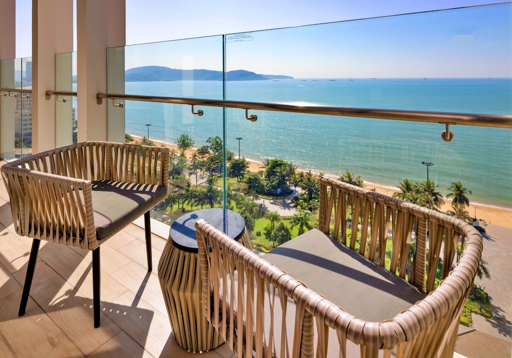 Premier Suite Ocean View King - Photo 6