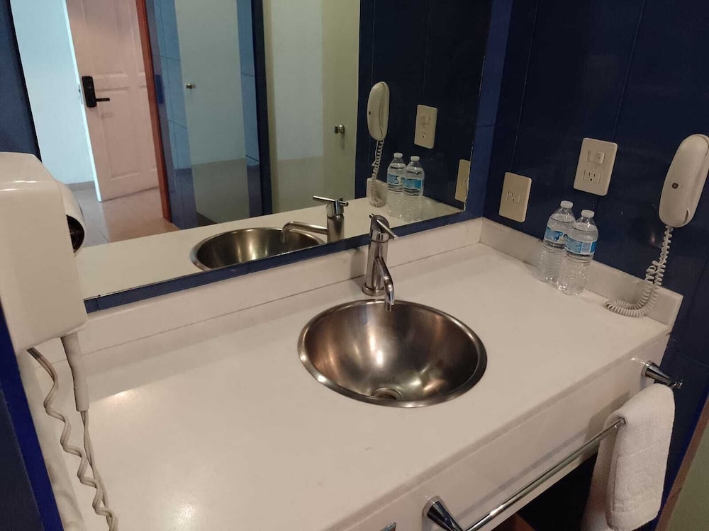 Standard Room - Photo 11