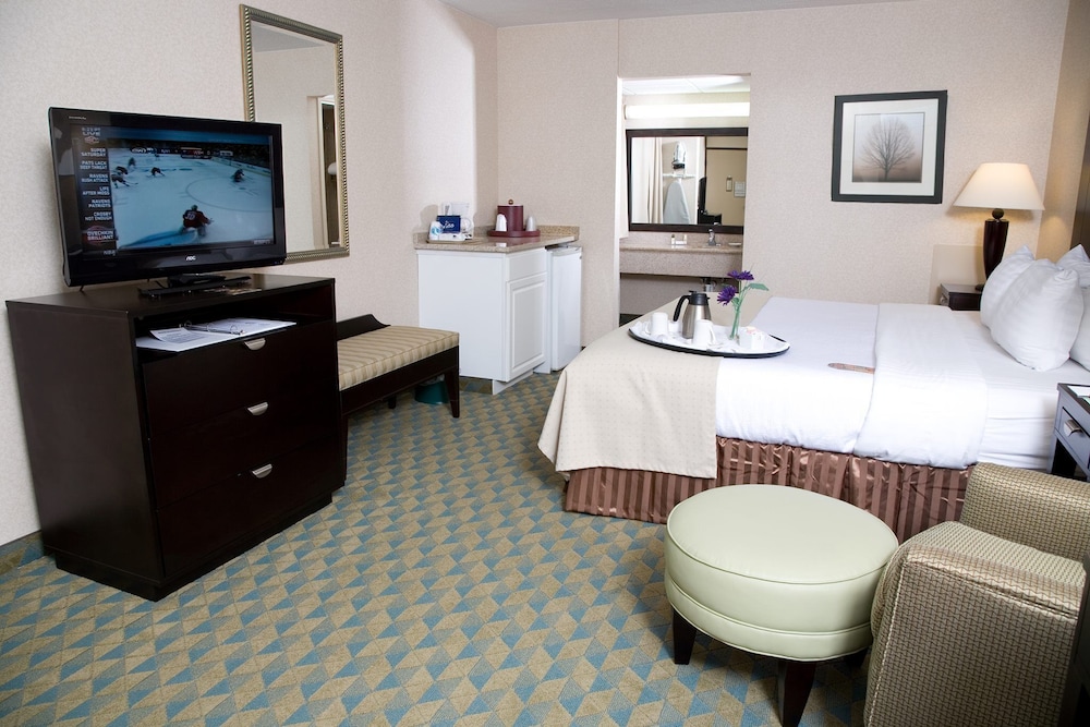 Standard Room, 1 King Bed - Photo 2