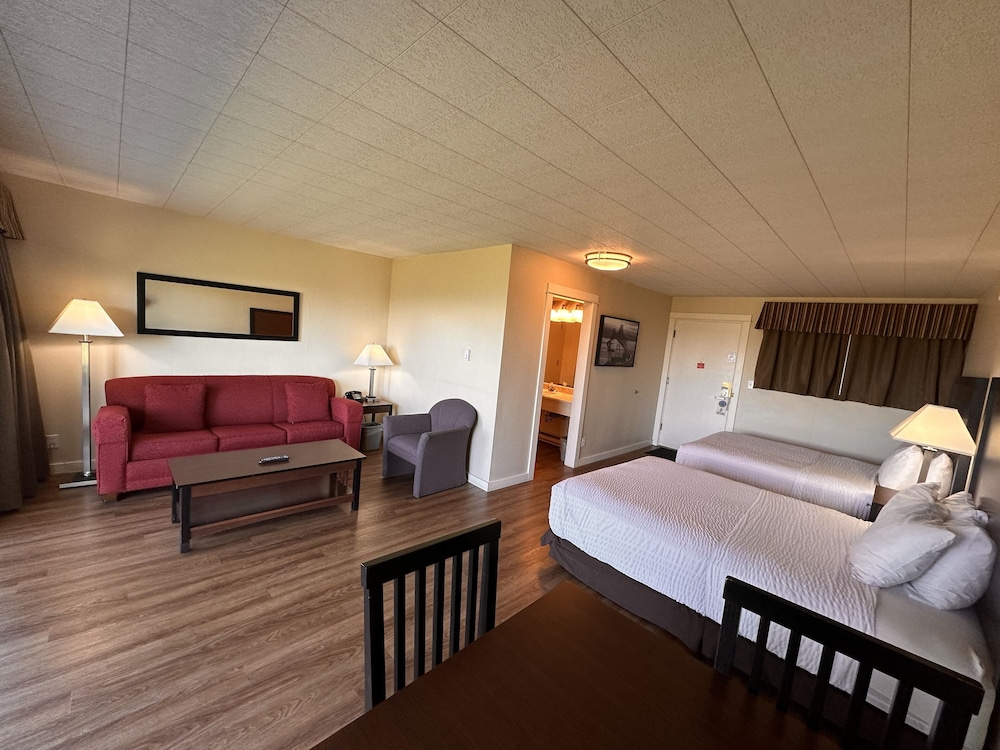Double Queen Suite View (Pet Friendly) photo 3