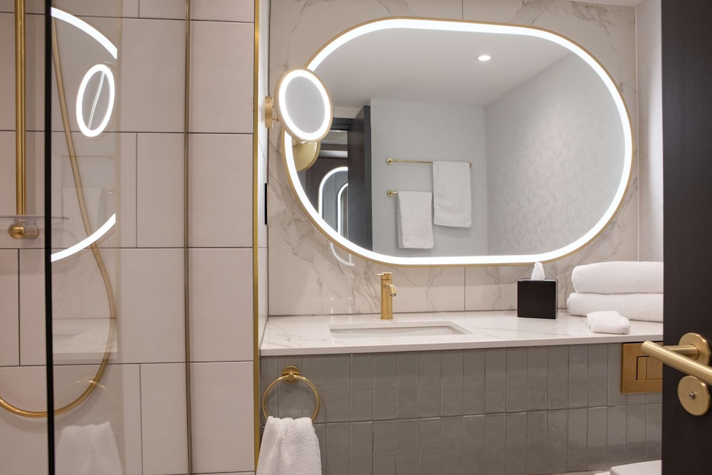 Executive Double Queen Room (2 beds, occupancy 4) - Photo 5