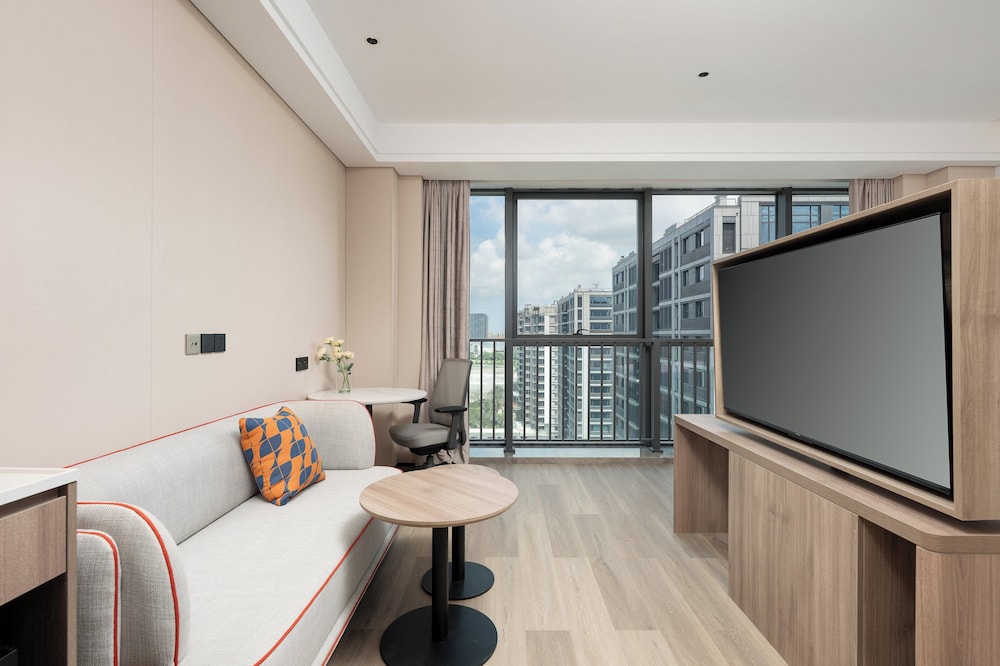 1 King Suite photo 3