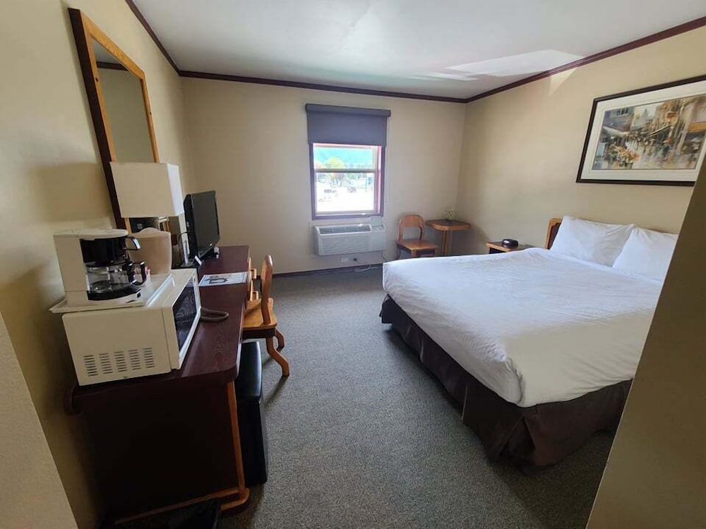 Room, 1 Queen Bed (Not Pet Friendly) photo 3