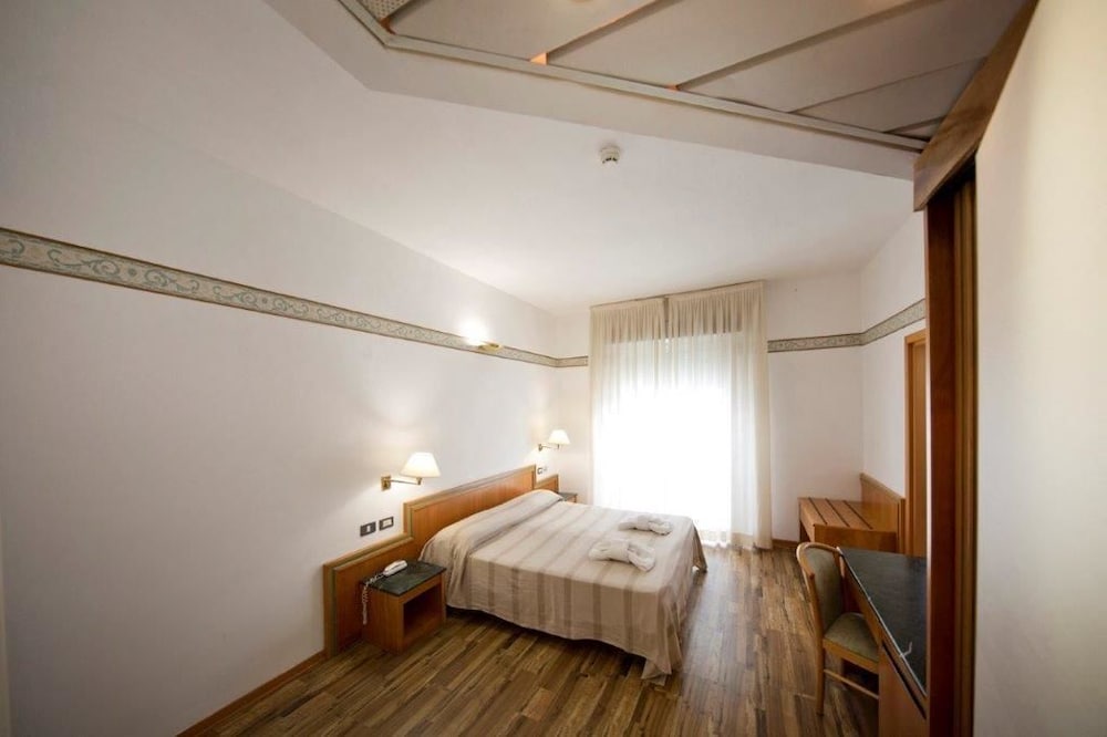 Double or Twin Room - Photo 1