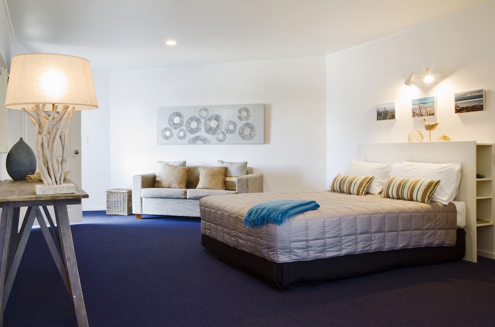 Premier King Spa Studio photo 1
