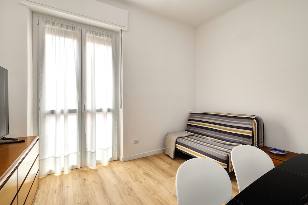 Comfort Apartment, City View