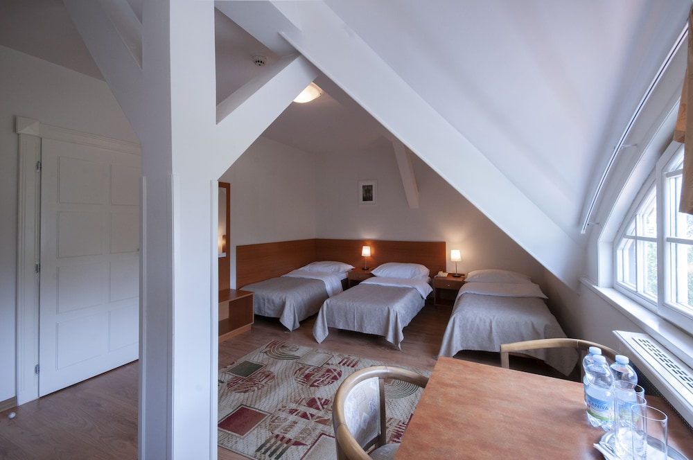Basic Triple Room photo 3