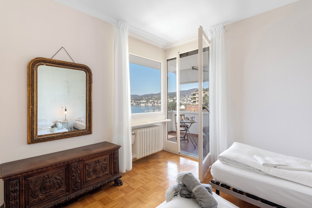 Family Apartment, Multiple Bedrooms (Casa Serenella Splendid Lake view)